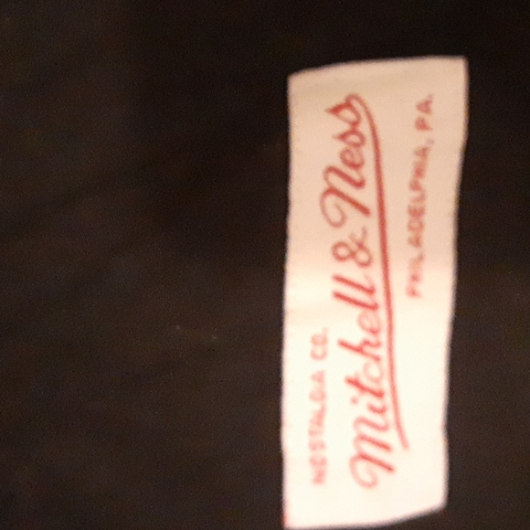 Mitchell&Ness mens L t-shirt - Picture 2 of 4